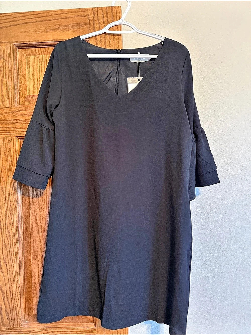 NWT Belongsci V-Neck Bell Sleeve Shift Dress Black Mini Size Small